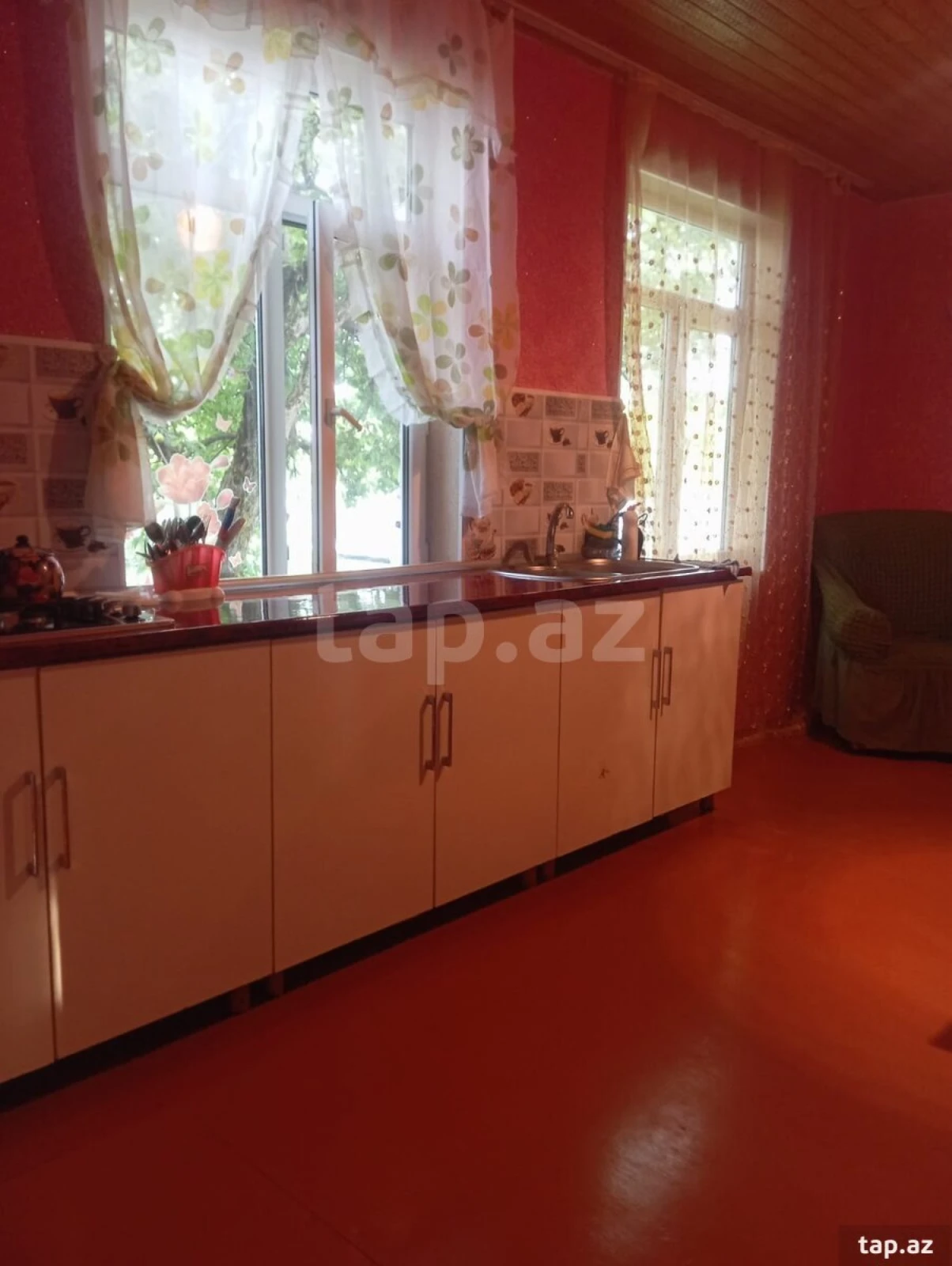 Satılır 5 otaqlı həyət evi