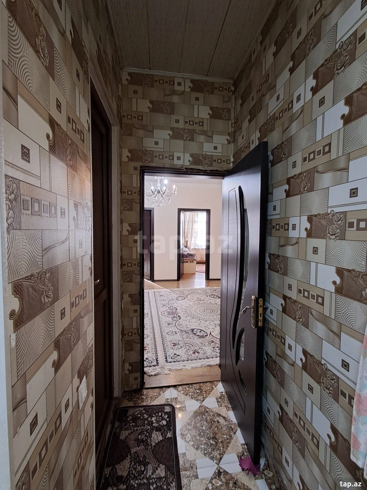 Satılır 7 otaqlı həyət evi