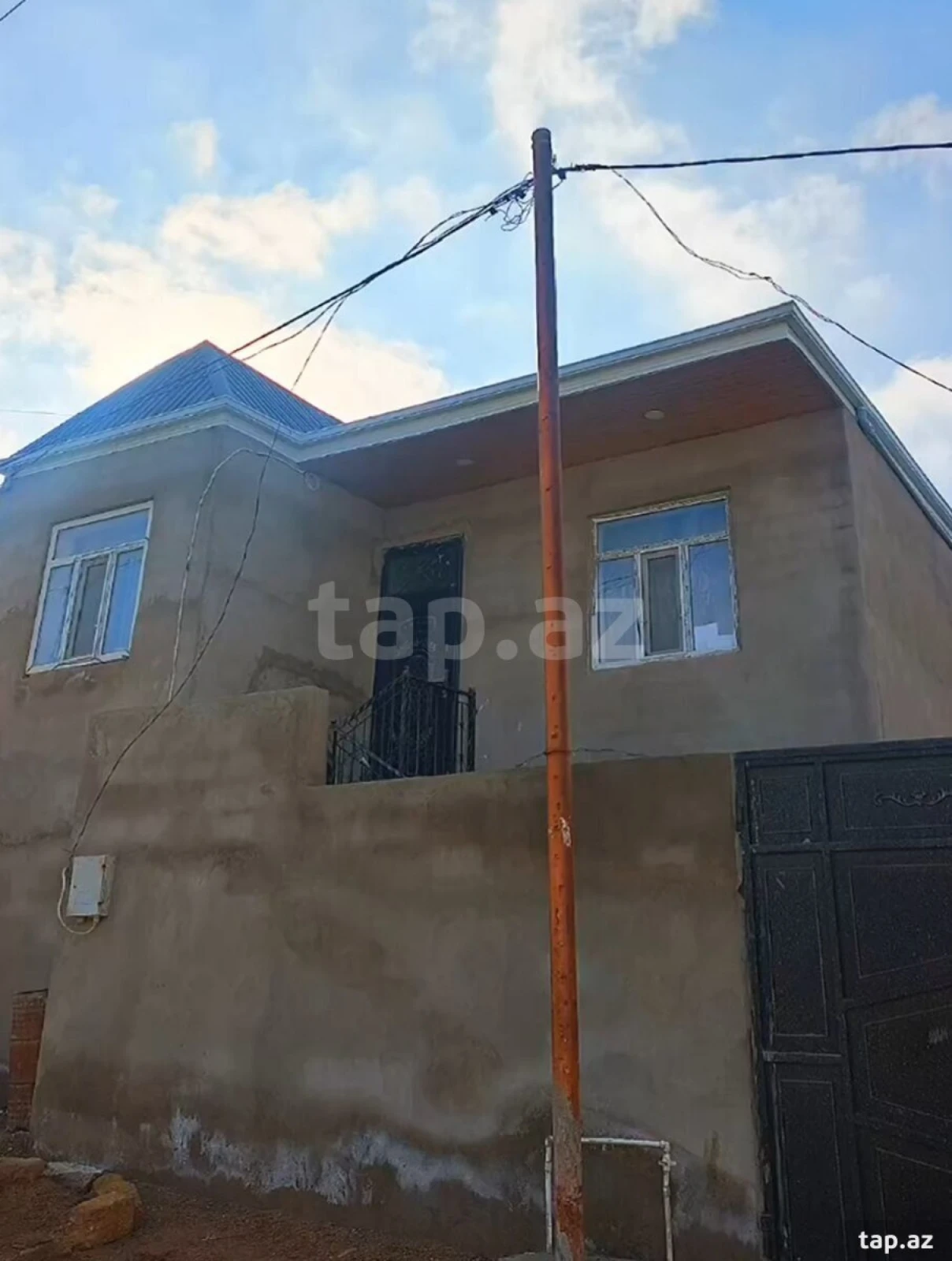 Satılır 4 otaqlı həyət evi