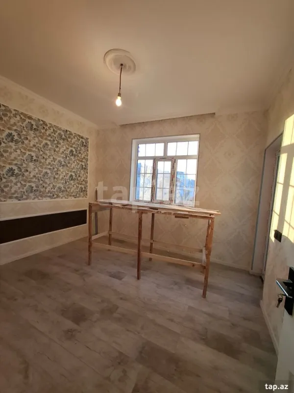 Satılır 4 otaqlı həyət evi