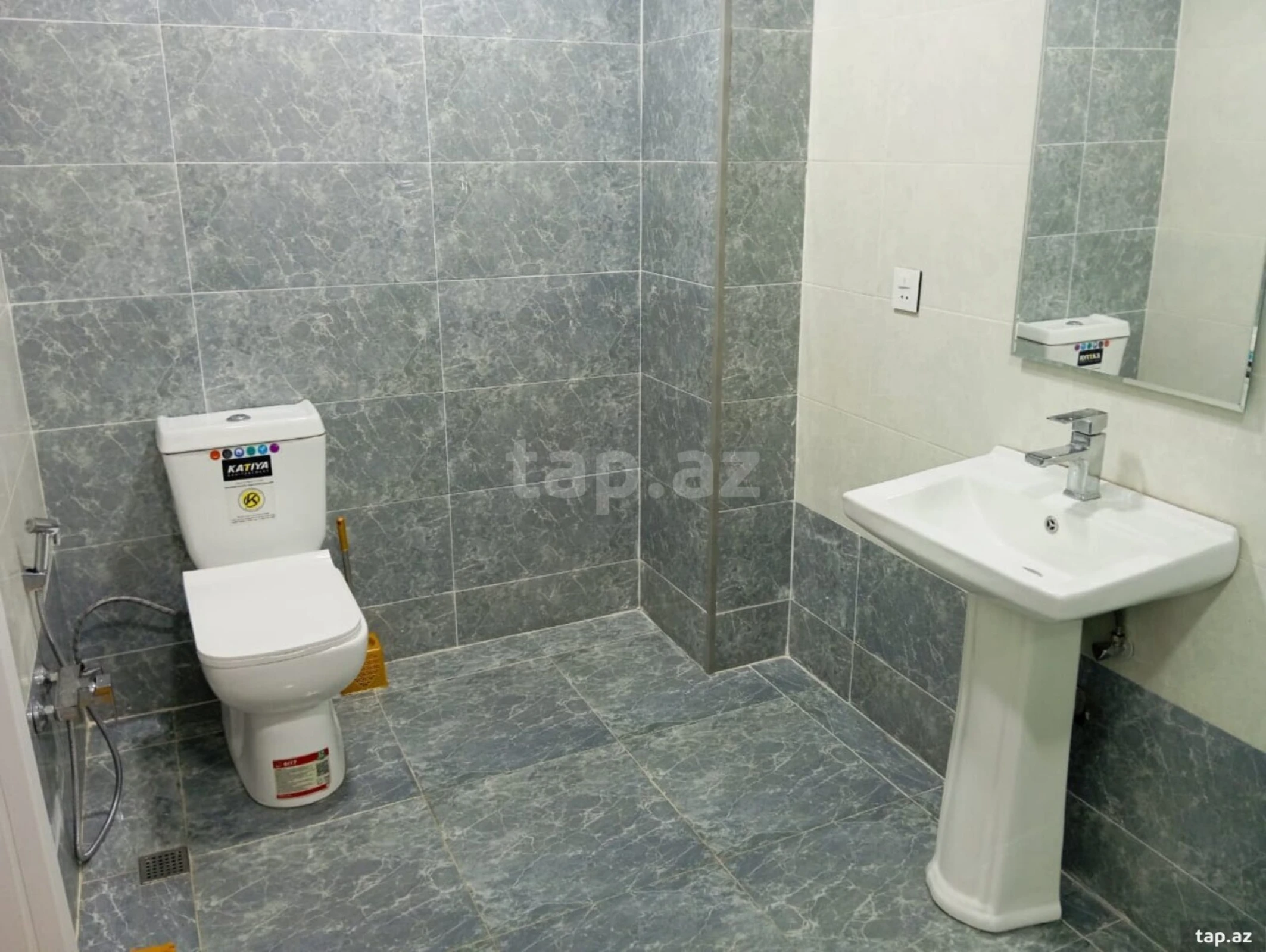 Kirayə verilir 3 otaqlı yeni tikili 75 m²
