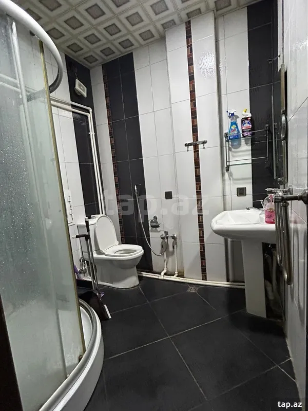 Kirayə verilir 3 otaqlı yeni tikili 120 m²