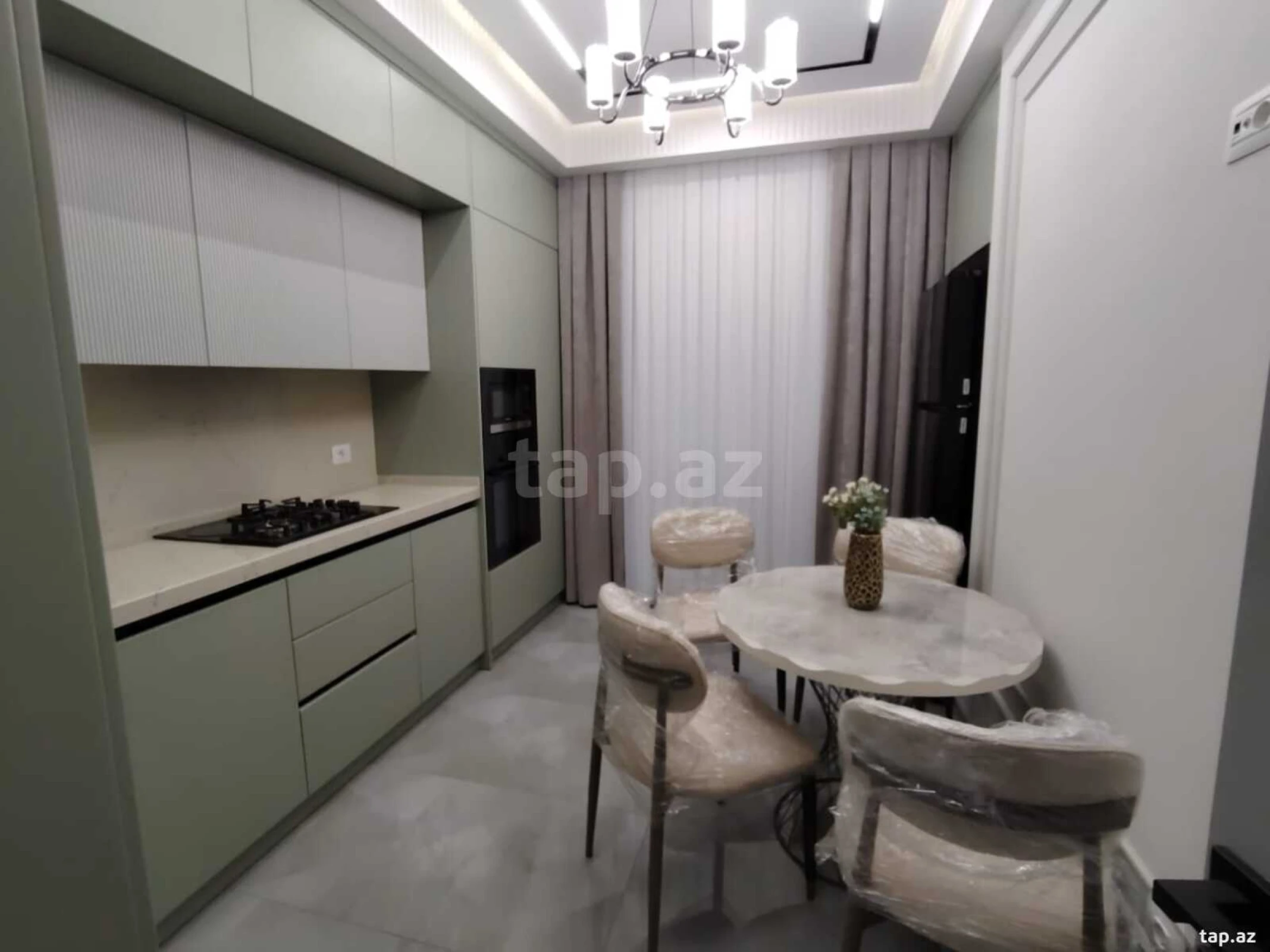 Satılır 3 otaqlı yeni tikili 98 m²