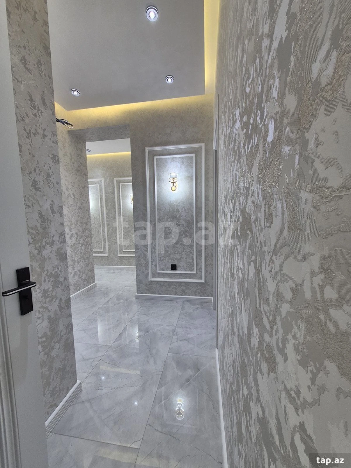 Satılır 3 otaqlı yeni tikili 75 m²