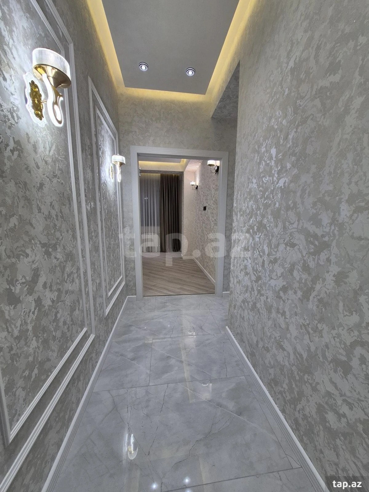 Satılır 3 otaqlı yeni tikili 75 m²