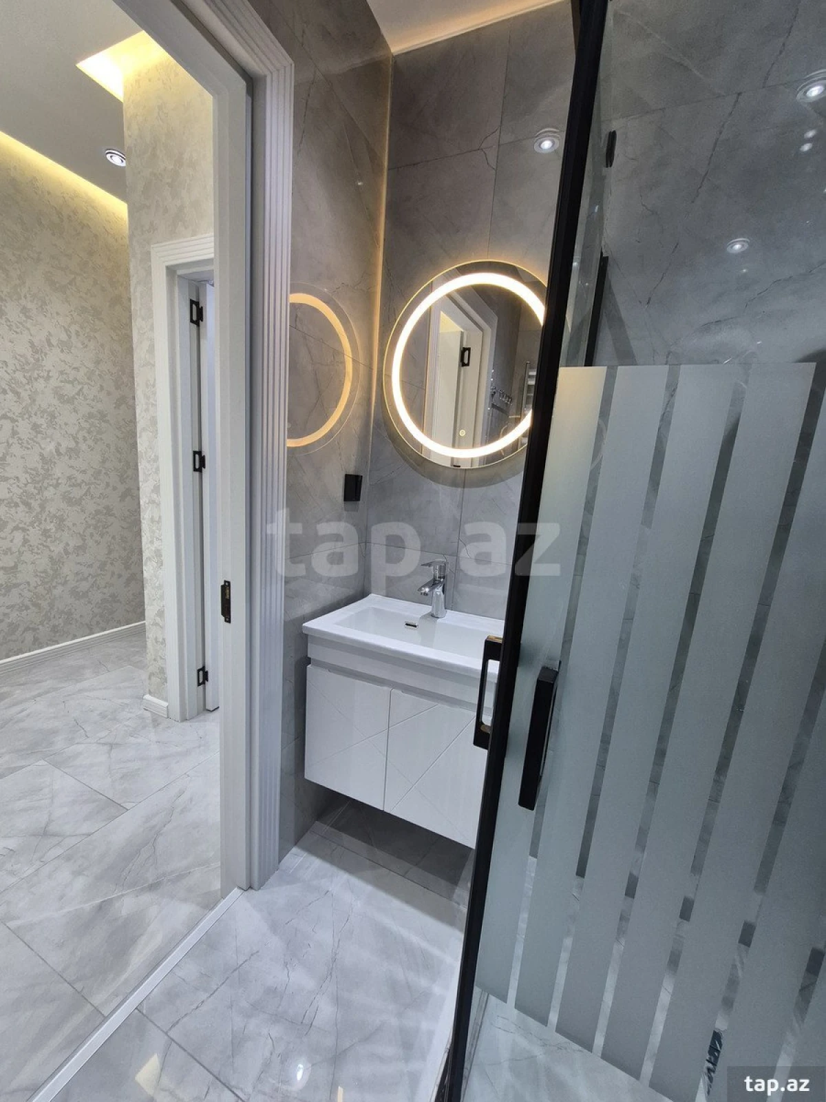 Satılır 3 otaqlı yeni tikili 75 m²