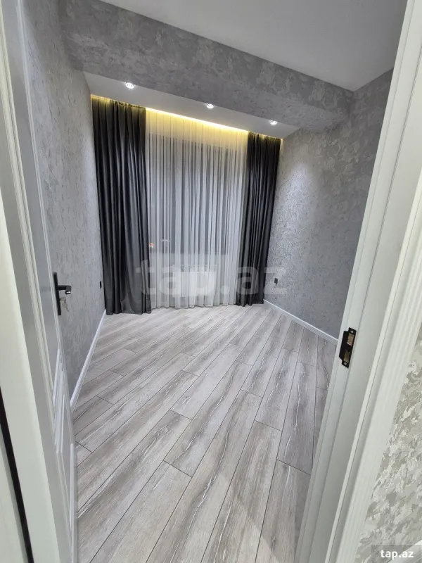 Satılır 3 otaqlı yeni tikili 75 m²