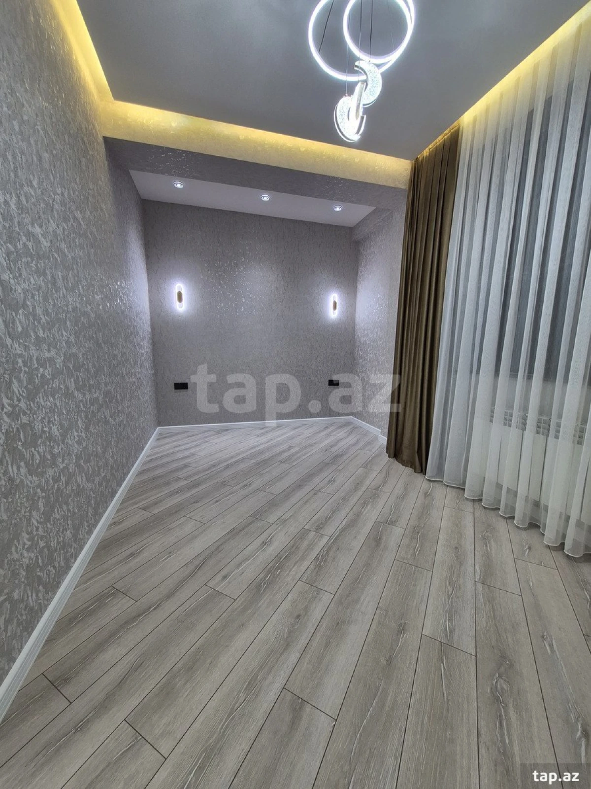 Satılır 3 otaqlı yeni tikili 75 m²