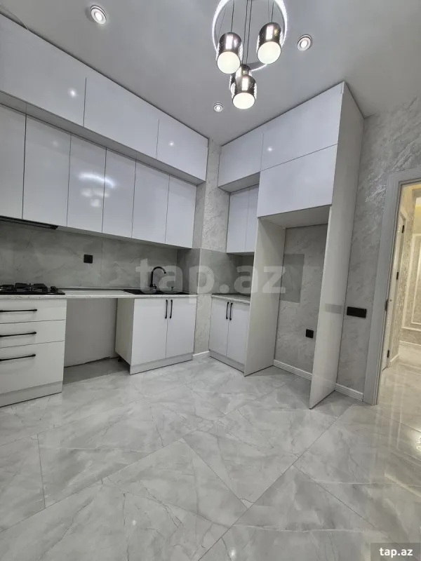 Satılır 3 otaqlı yeni tikili 75 m²