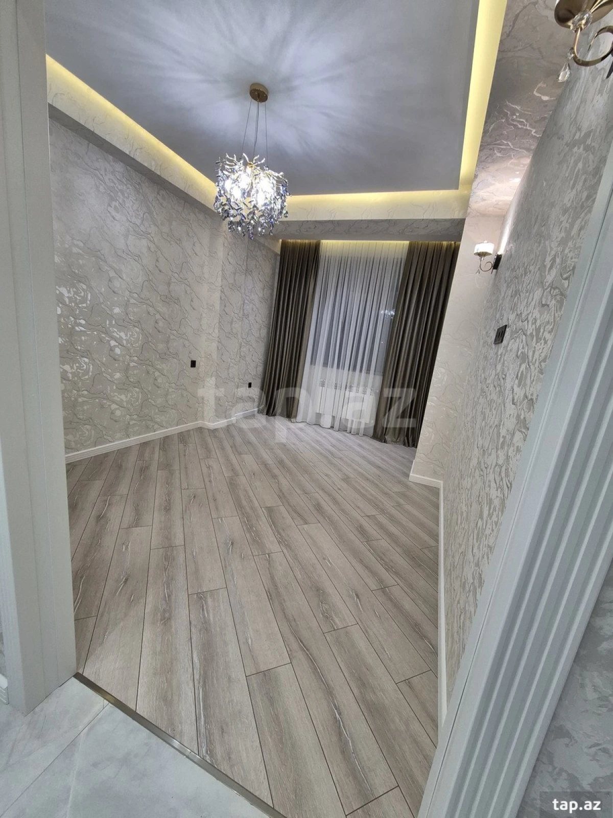 Satılır 3 otaqlı yeni tikili 75 m²