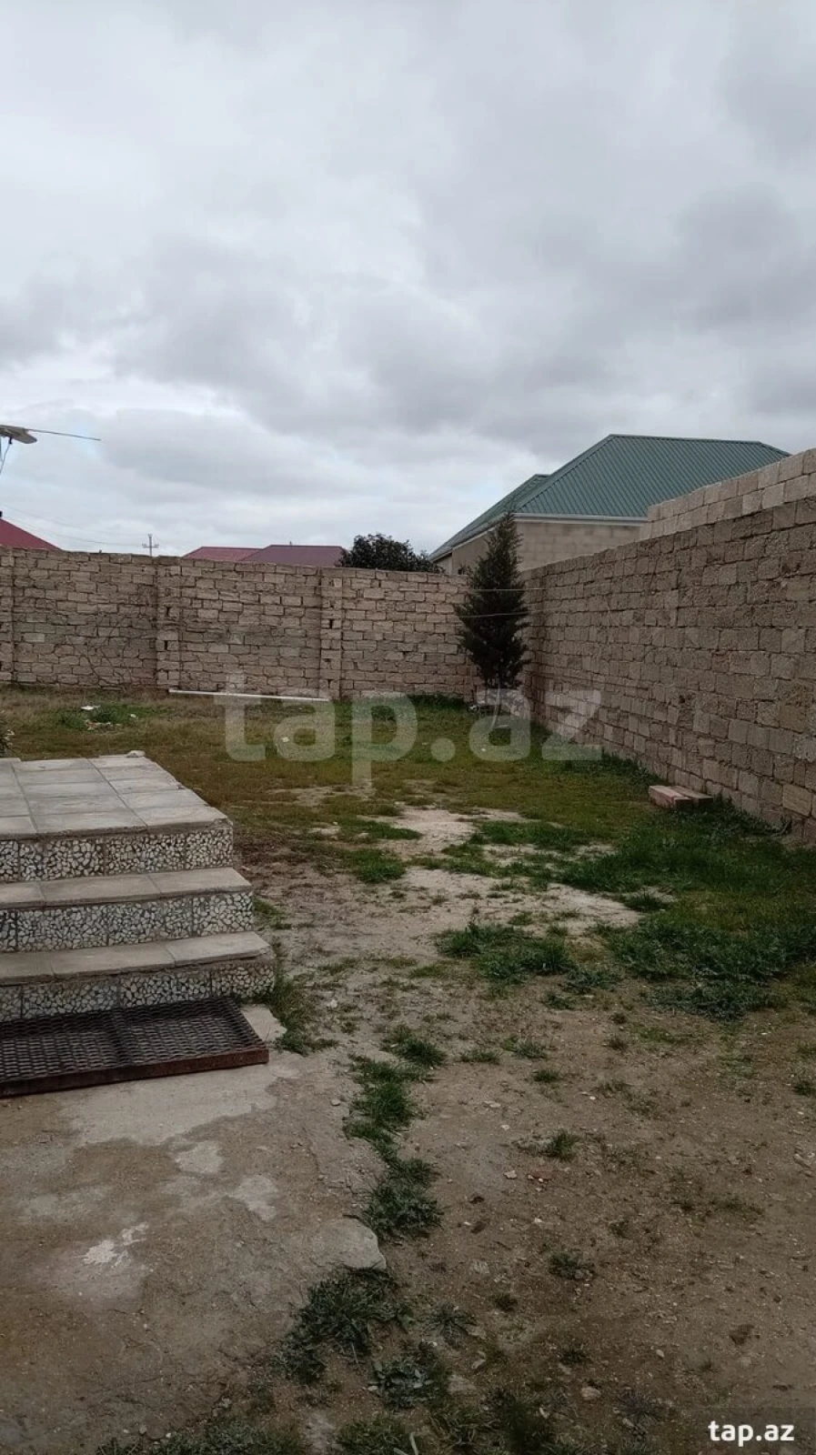 Satılır 4 otaqlı həyət evi