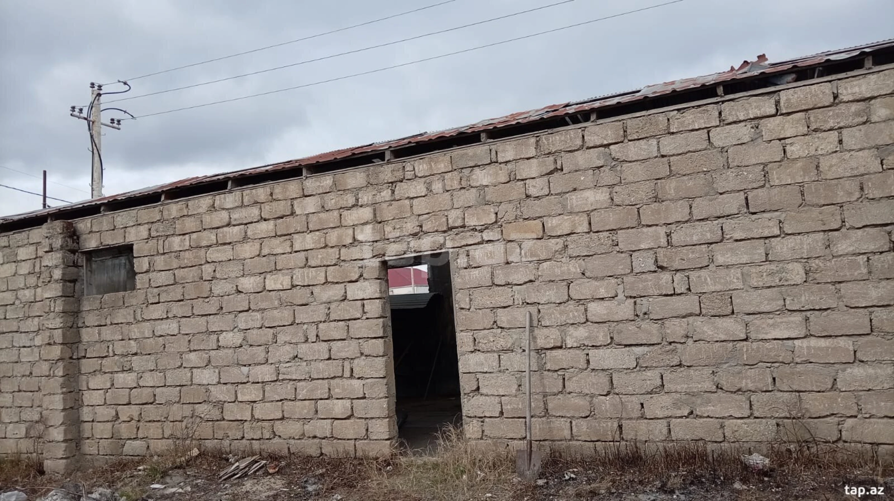 Satılır 4 otaqlı həyət evi