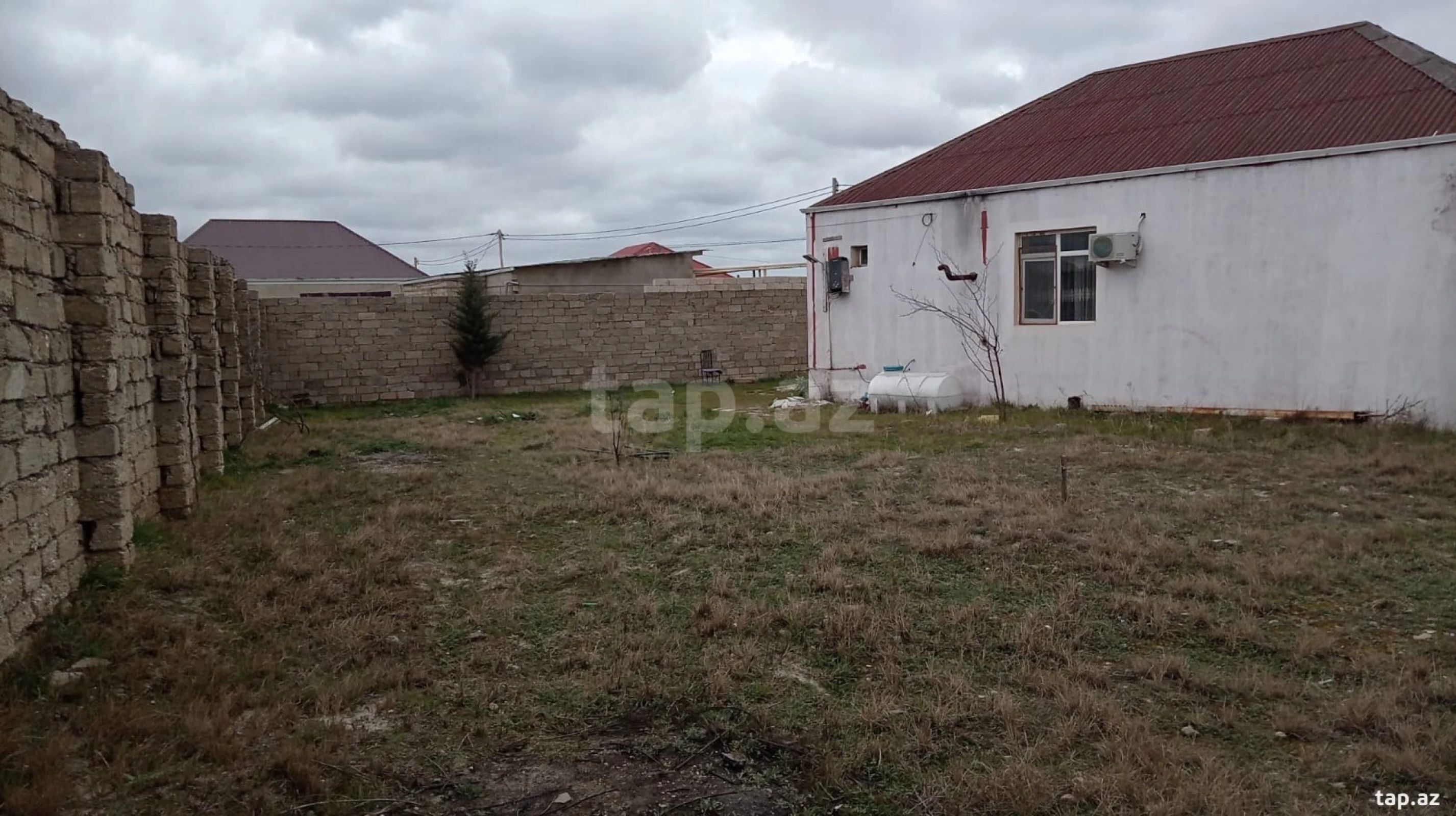 Satılır 4 otaqlı həyət evi