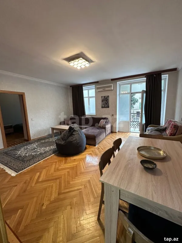 Kirayə verilir 4 otaqlı mənzil 110 m²