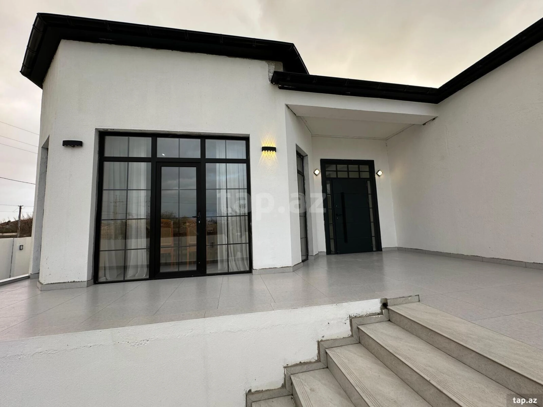 Satılır 4 otaqlı həyət evi