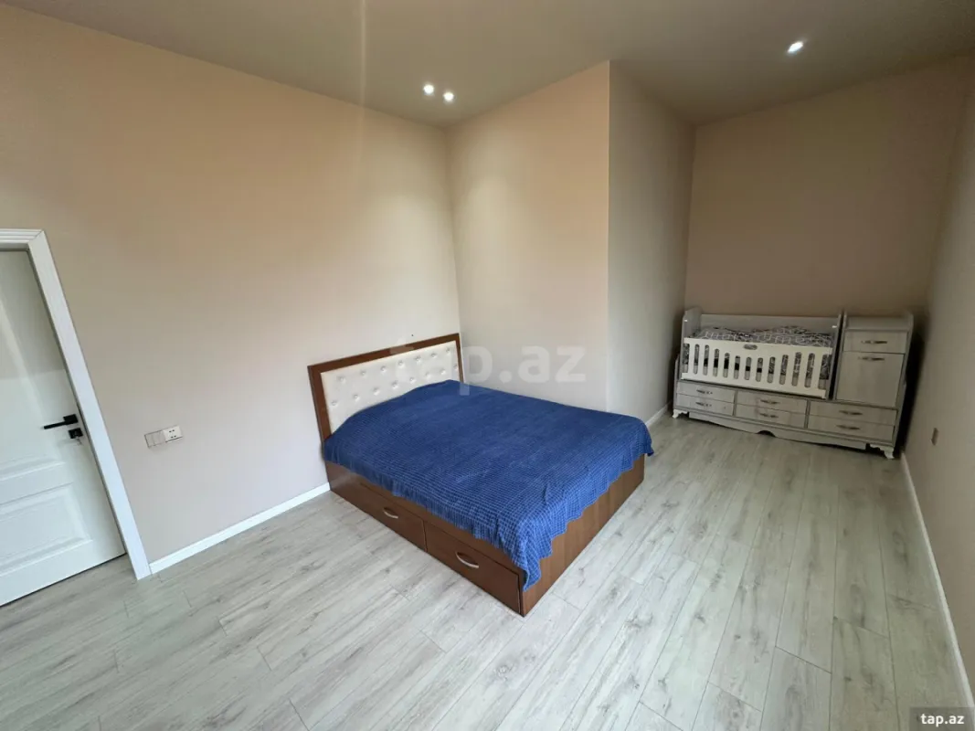 Satılır 4 otaqlı həyət evi