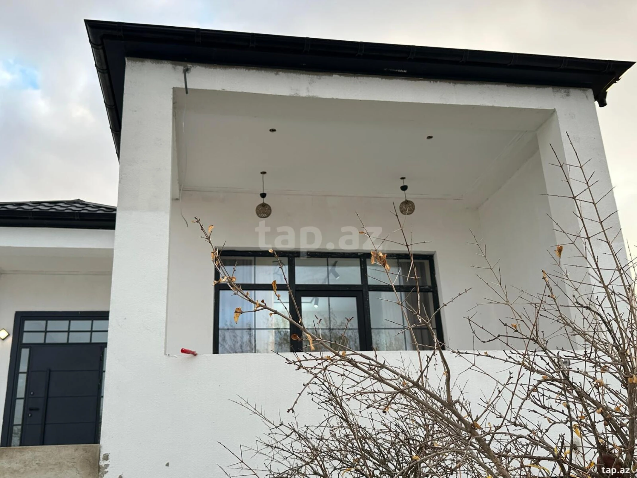 Satılır 4 otaqlı həyət evi