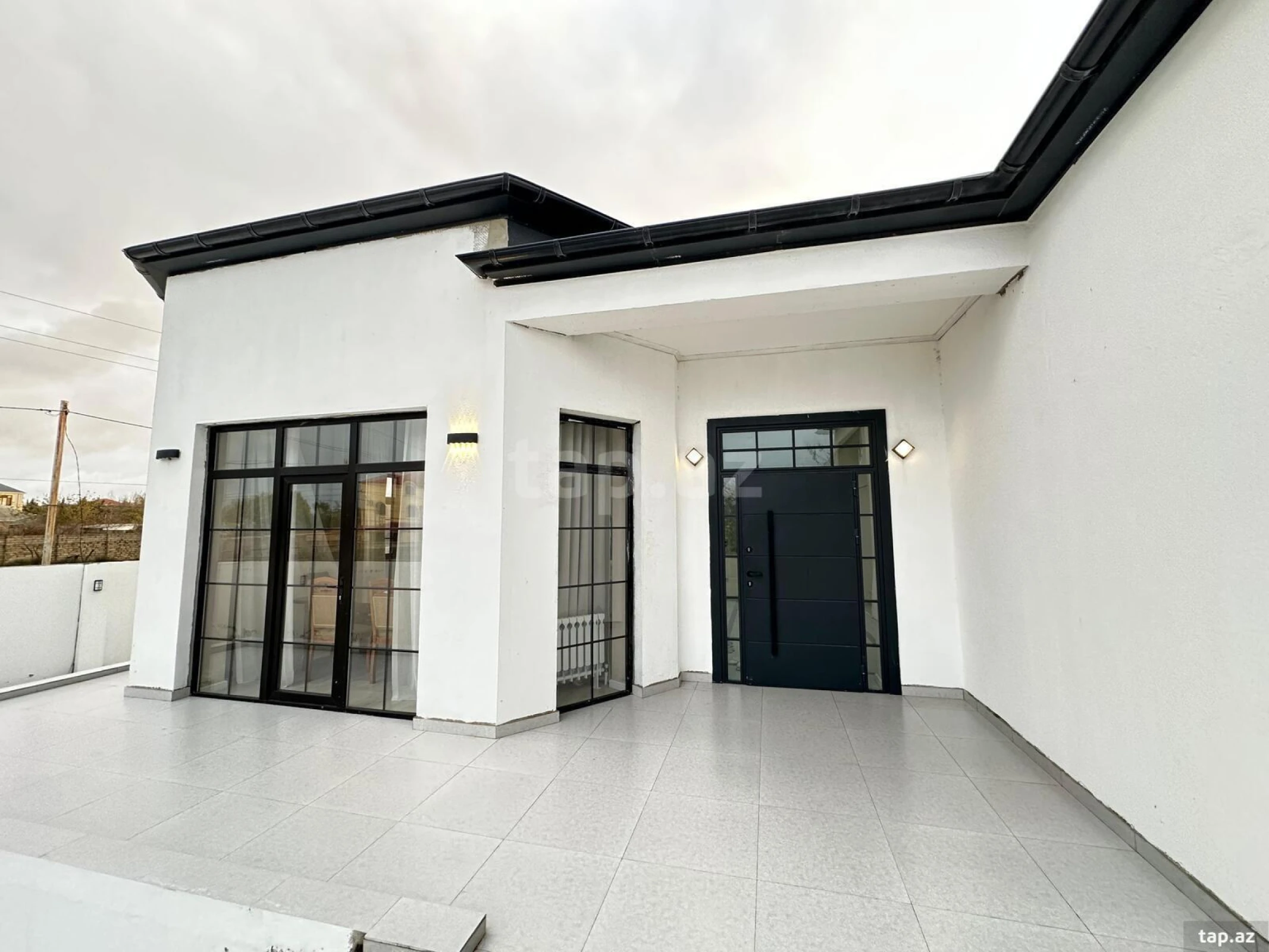 Satılır 4 otaqlı həyət evi