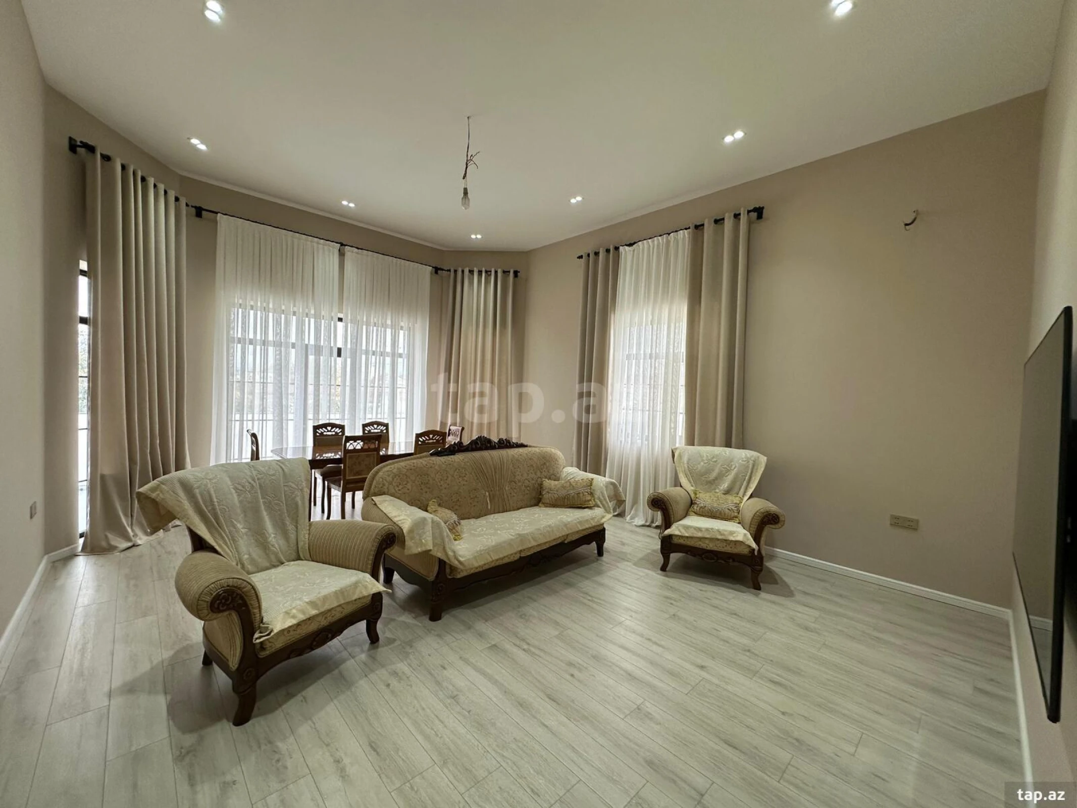 Satılır 4 otaqlı həyət evi