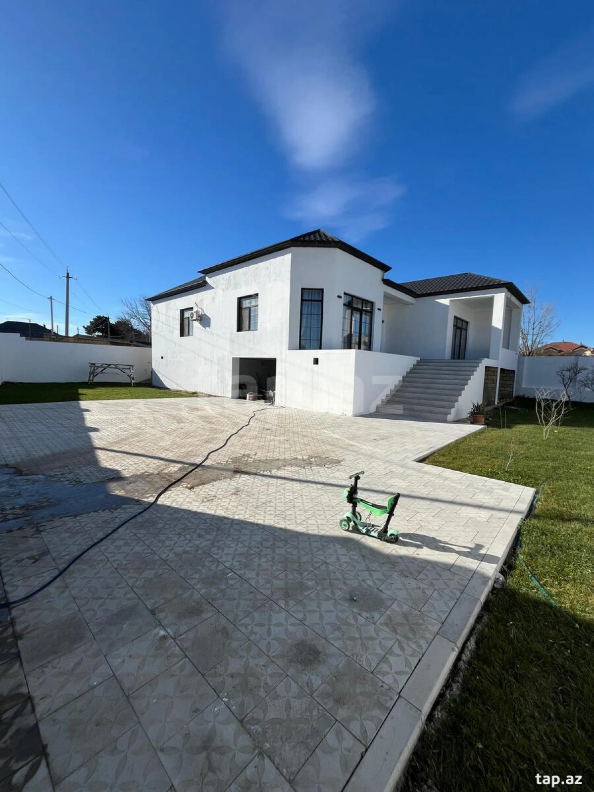 Satılır 4 otaqlı həyət evi