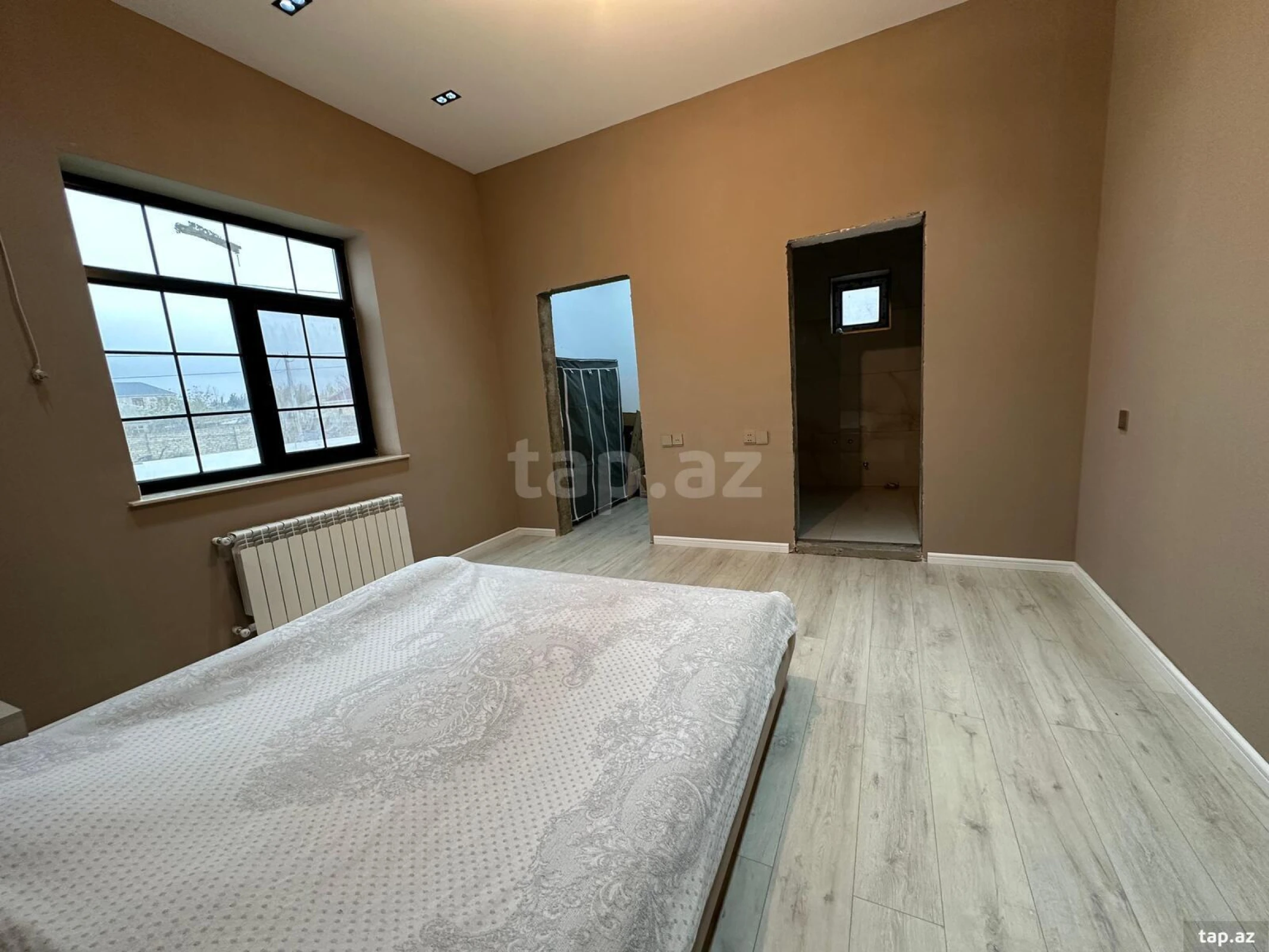 Satılır 4 otaqlı həyət evi