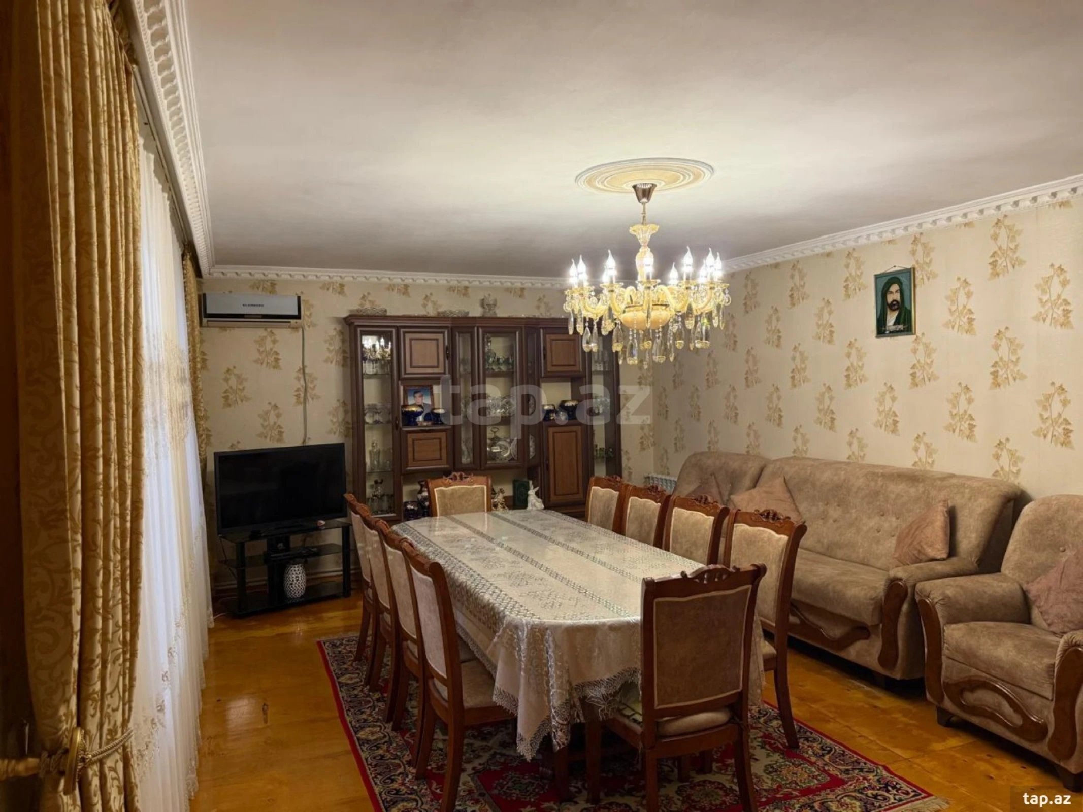 Satılır 10 otaqlı həyət evi