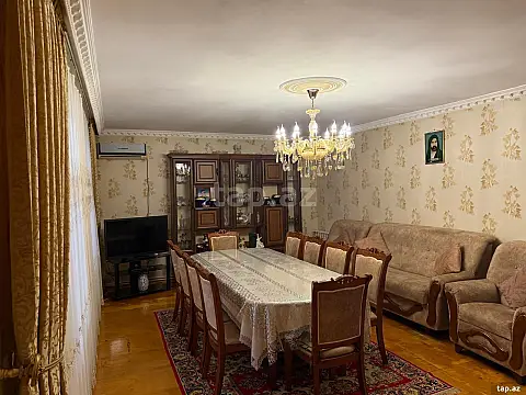 Satılır 10 otaqlı həyət evi
