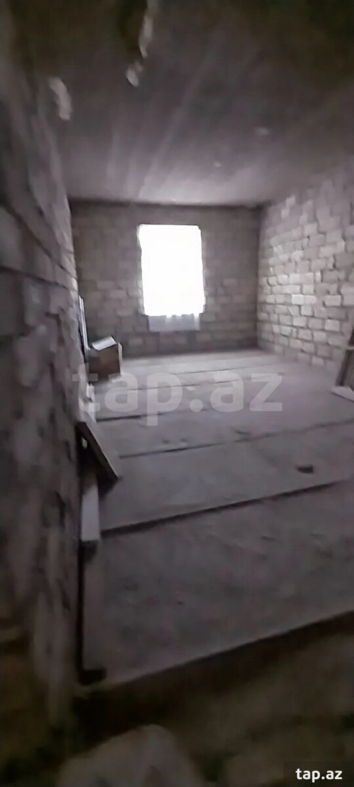 Satılır 10 otaqlı həyət evi