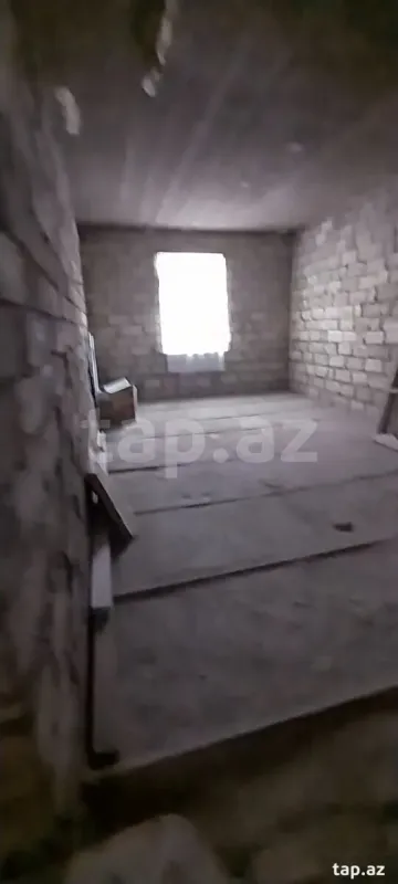 Satılır 10 otaqlı həyət evi