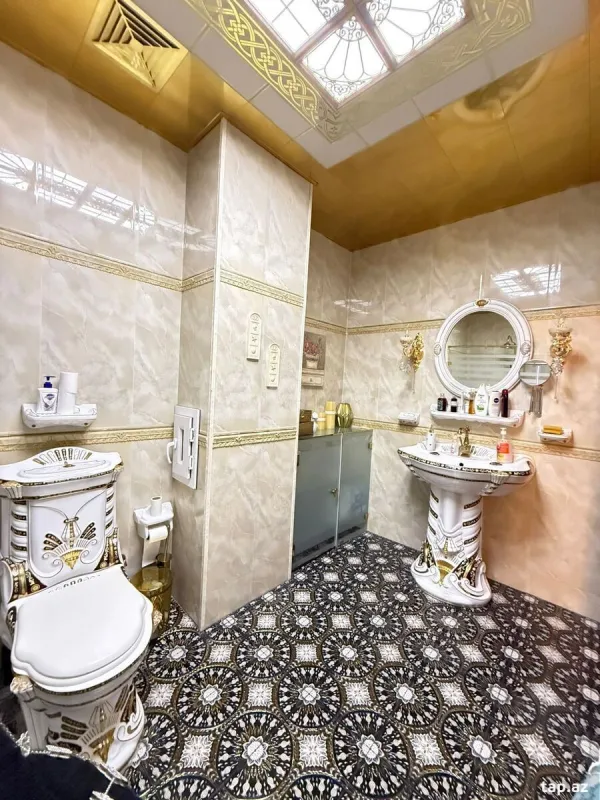 Satılır 4 otaqlı yeni tikili 250 m²