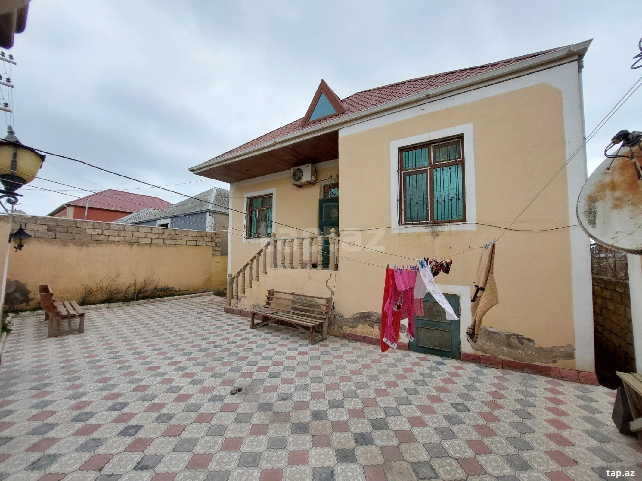 Satılır 3 otaqlı həyət evi