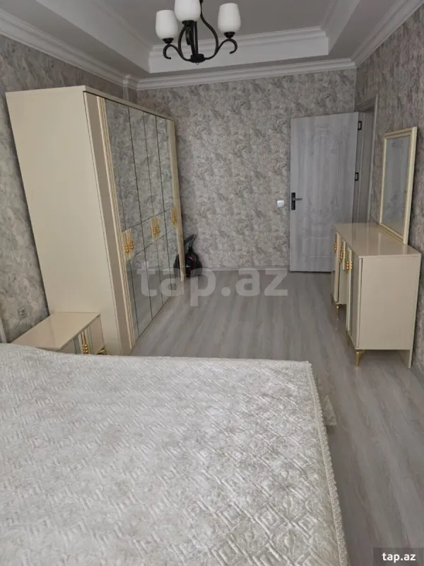 Kirayə verilir 3 otaqlı yeni tikili 90 m²