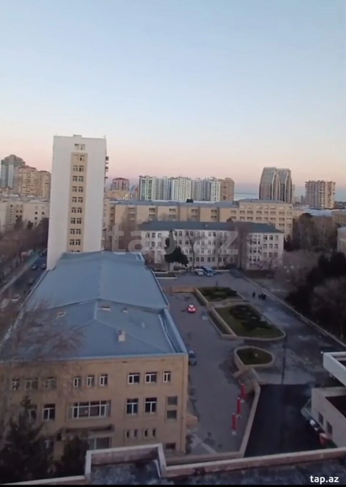 Satılır 5 otaqlı yeni tikili 250 m²