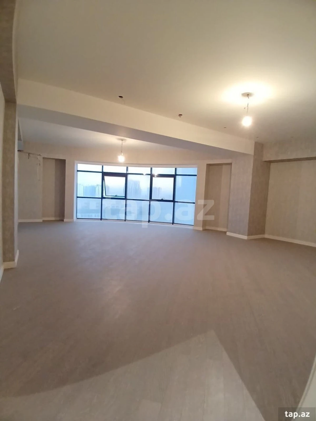 Satılır 5 otaqlı yeni tikili 250 m²
