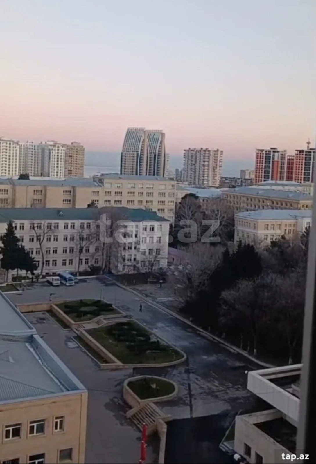 Satılır 5 otaqlı yeni tikili 250 m²