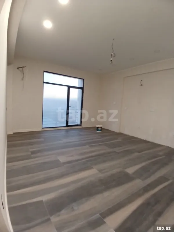 Satılır 5 otaqlı yeni tikili 250 m²