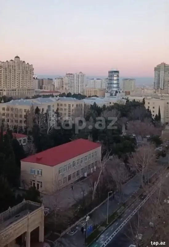 Satılır 5 otaqlı yeni tikili 250 m²