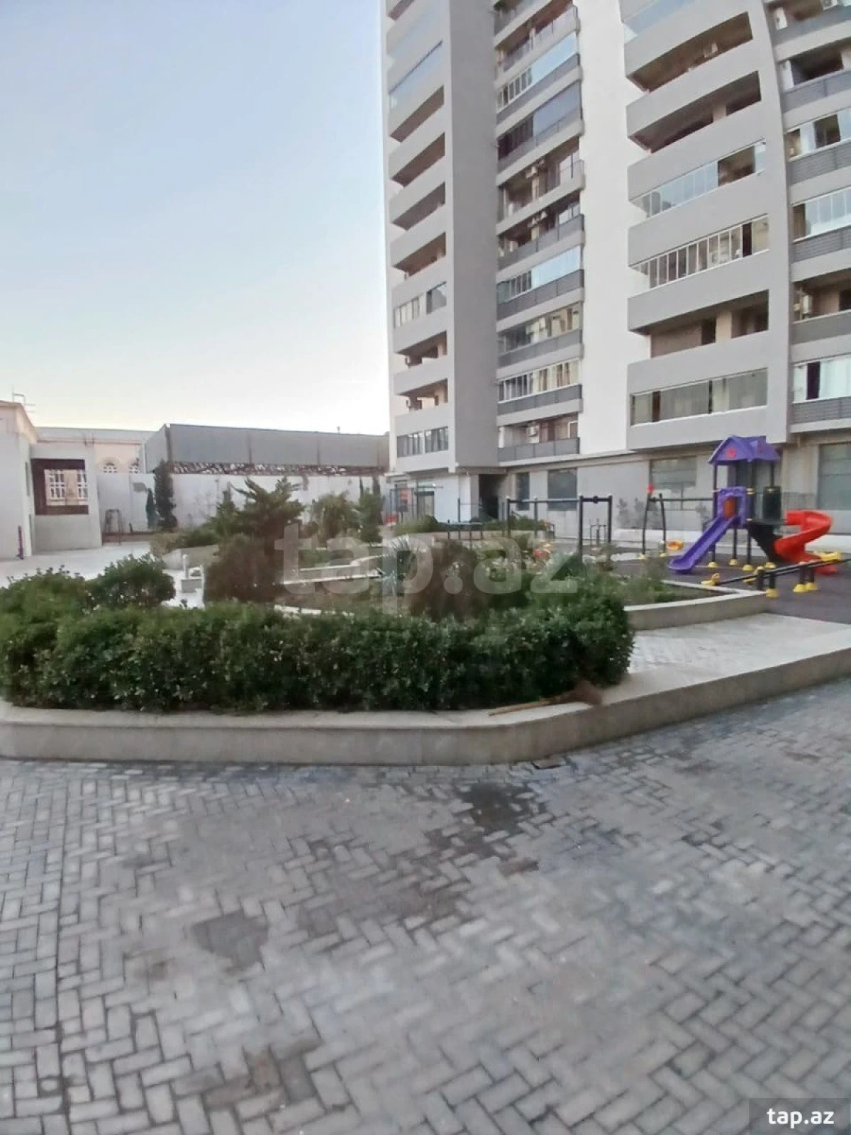 Satılır 5 otaqlı yeni tikili 250 m²