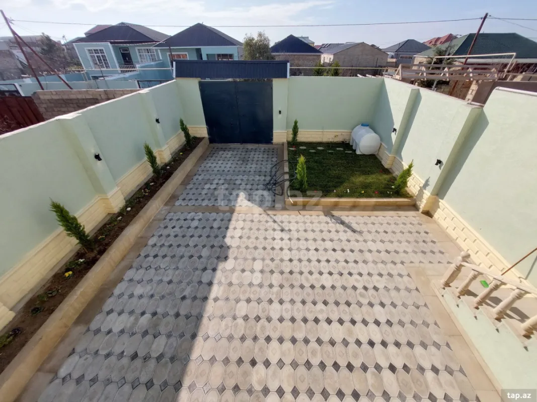 Satılır 4 otaqlı həyət evi