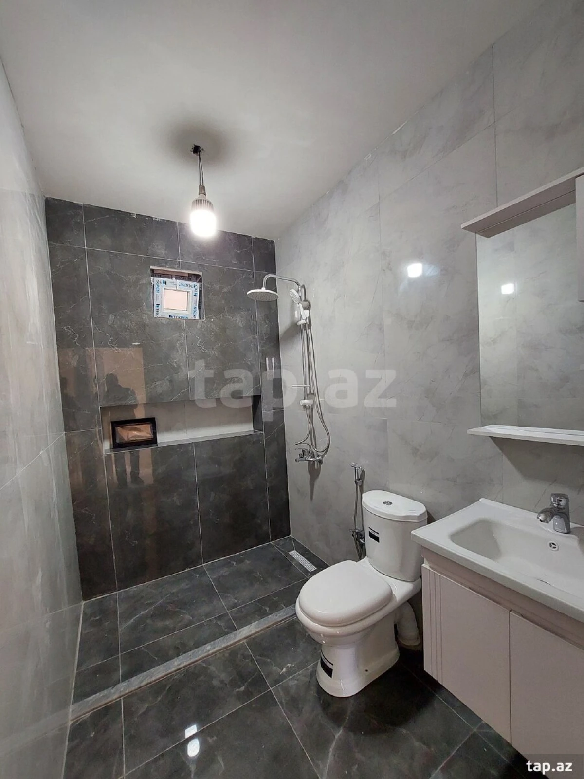 Satılır 4 otaqlı həyət evi