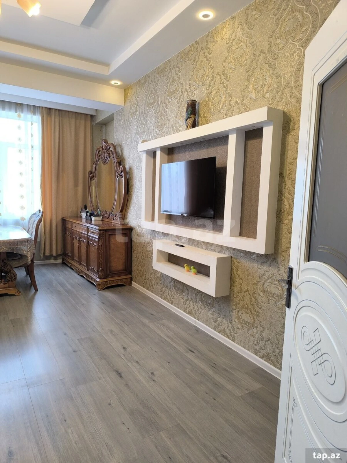 Kirayə verilir 2 otaqlı mənzil 60 m²