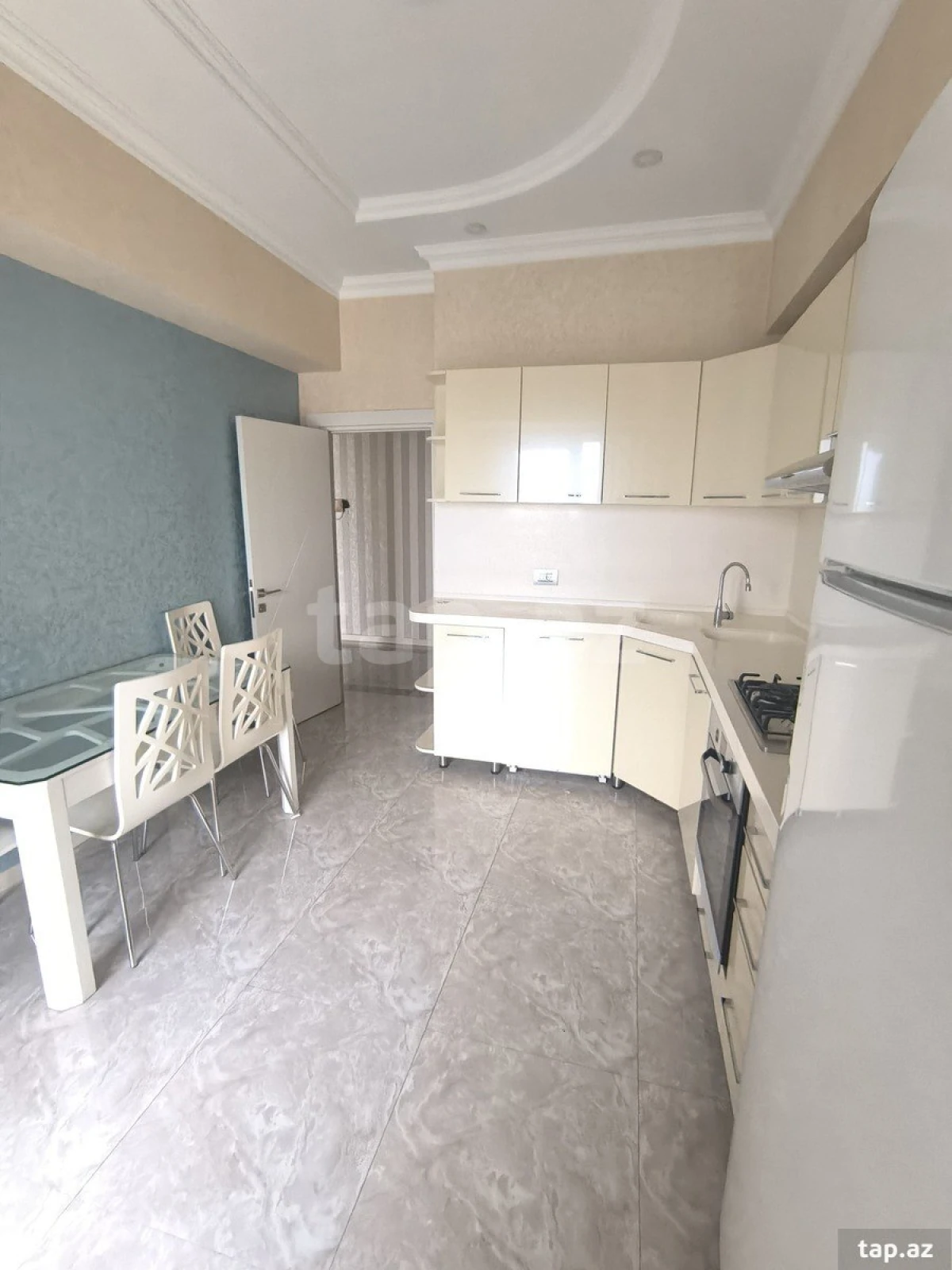 Kirayə verilir 2 otaqlı yeni tikili 86 m²