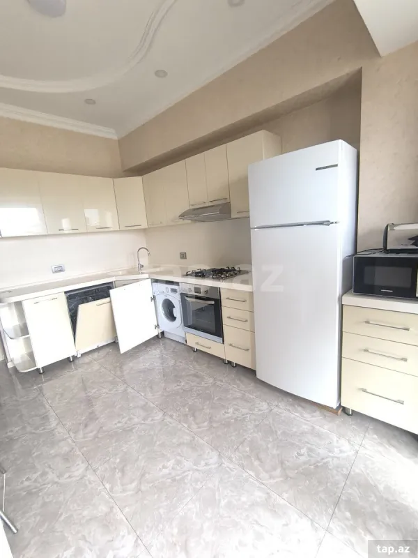 Kirayə verilir 2 otaqlı yeni tikili 86 m²