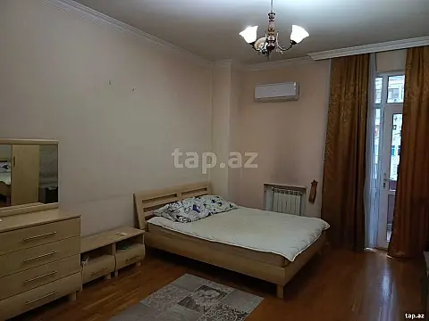 Kirayə verilir 3 otaqlı yeni tikili 130 m²