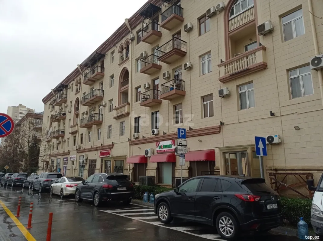 Kirayə verilir 3 otaqlı yeni tikili 130 m²