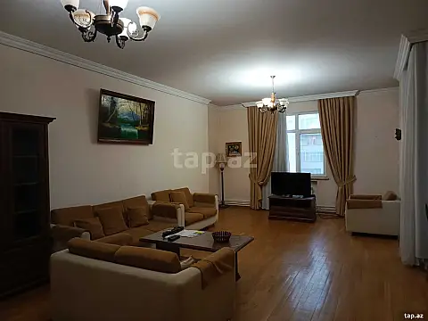 Kirayə verilir 3 otaqlı yeni tikili 130 m²