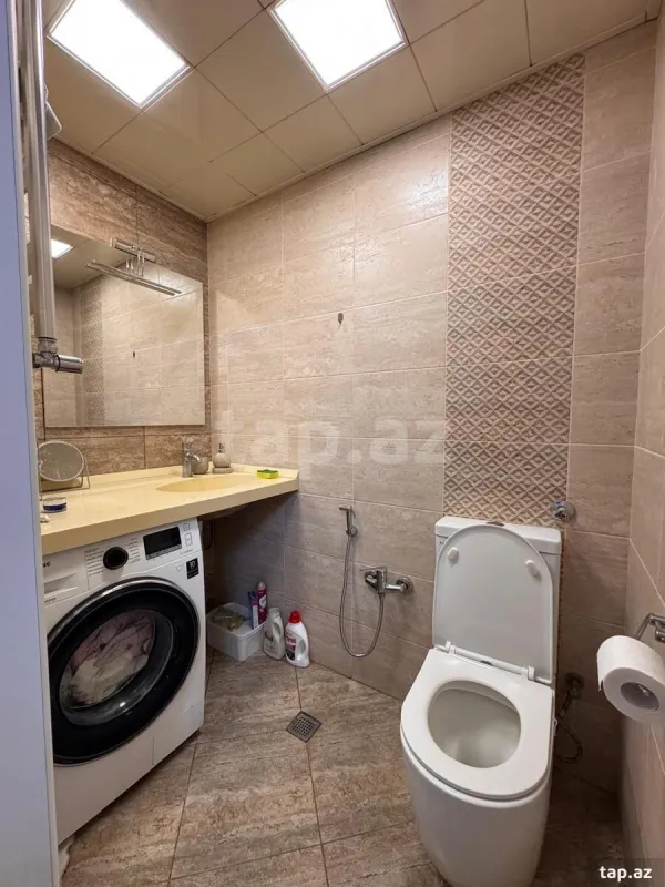 Kirayə verilir 3 otaqlı yeni tikili 140 m²