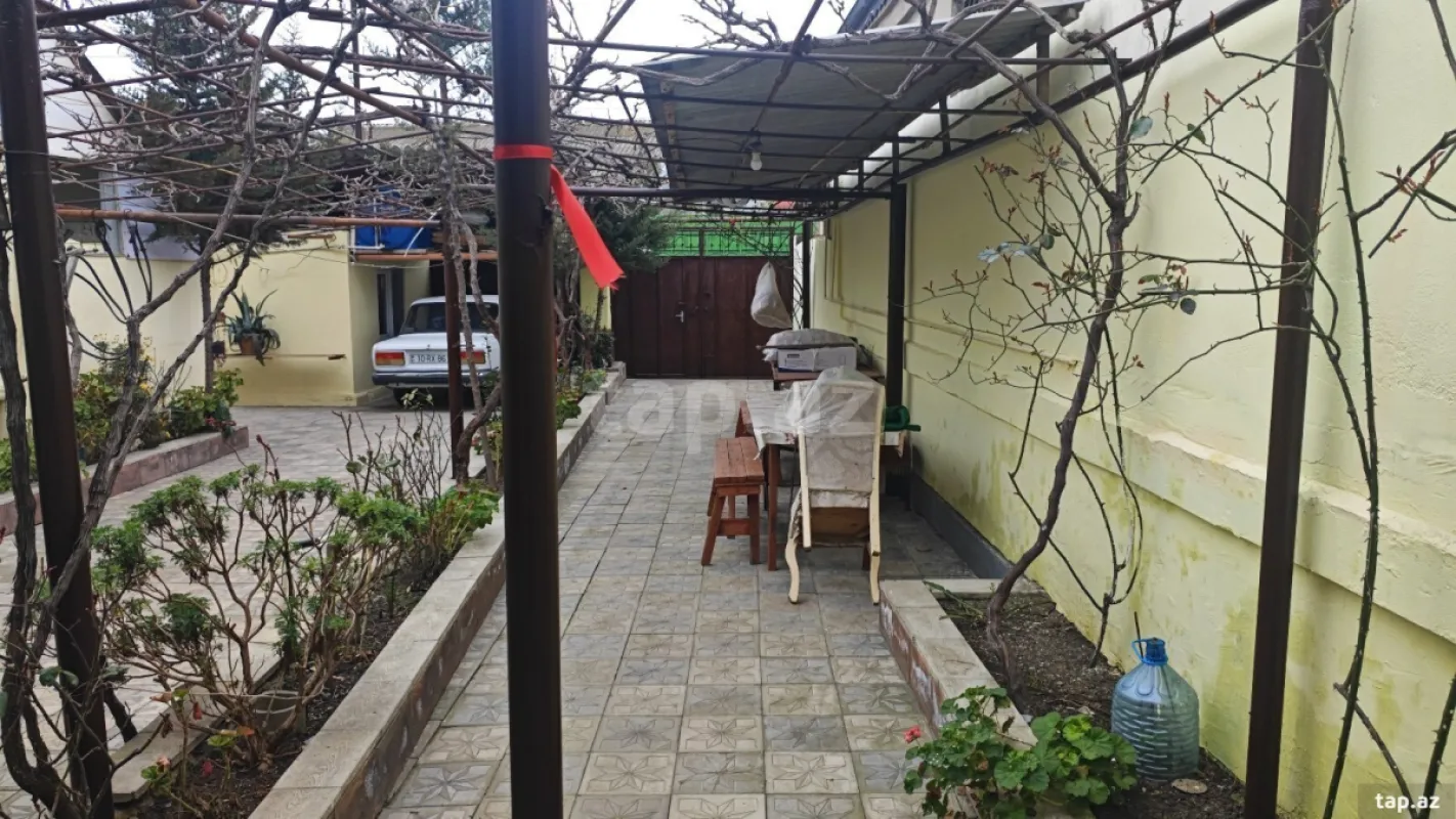 Satılır 4 otaqlı həyət evi