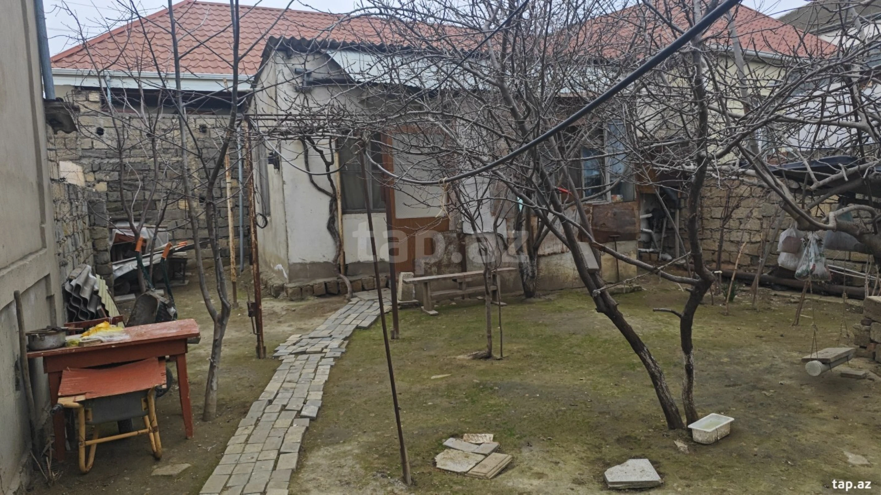 Satılır 4 otaqlı həyət evi