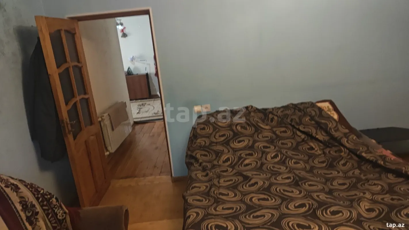 Satılır 4 otaqlı həyət evi